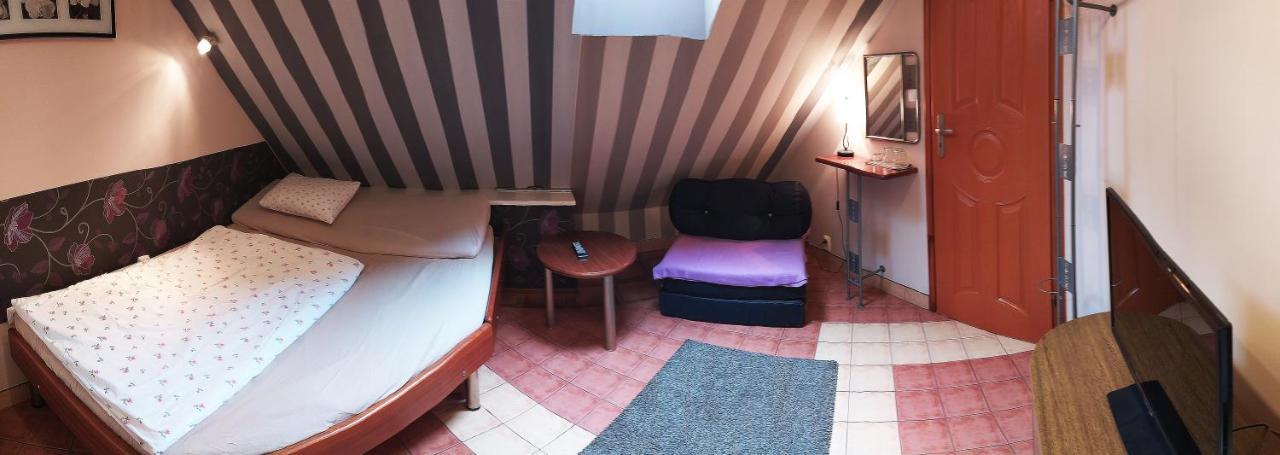 Pensjonat Europa Brzeziny Extérieur photo